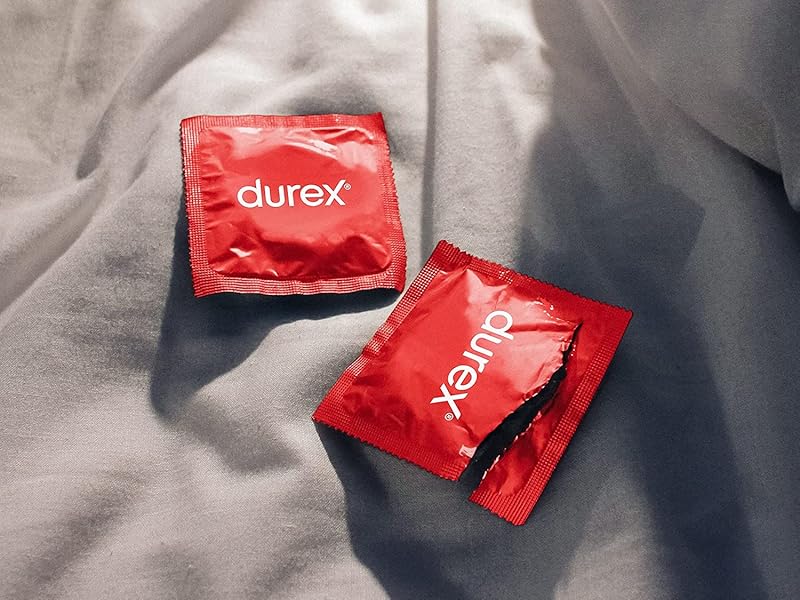 Durex Thin Feel XL Condoms, Wide Fit, 30s, Secure, Tighter, Natural