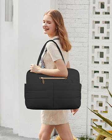 trendy weekender bag