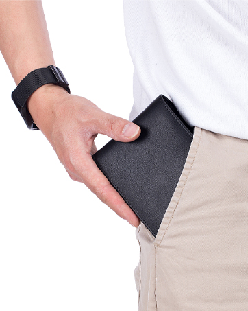 Men's genuine leather bi-fold wallet with a coin pocket.