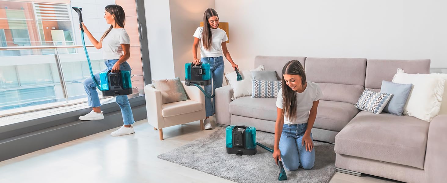 Cecotec Conga Carpet&Spot Clean Infinity Cordless Upholstery and Carpet Vacuum Cleaner. 150W, 2 Interchangeable Batteries, 60Mins Autonomy, Water Sprayer and Window Cleaner Accessory 21 de color verde azulado demostrado en la sala de estar. Varias imágenes muestran su uso en