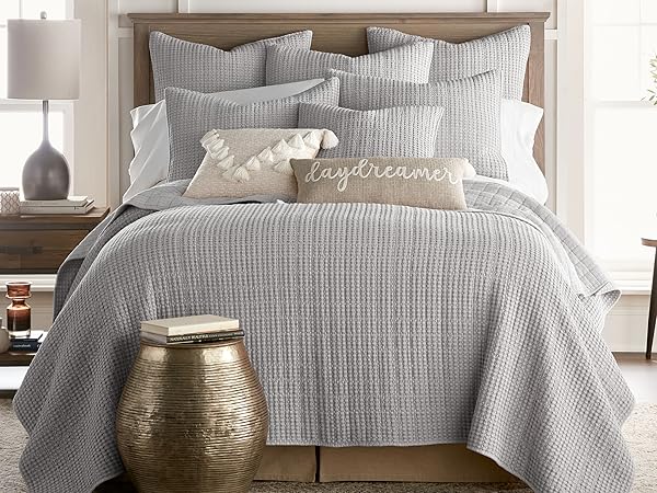 Amazon.com: Levtex Home Mills Waffle Full/Queen Quilt Set