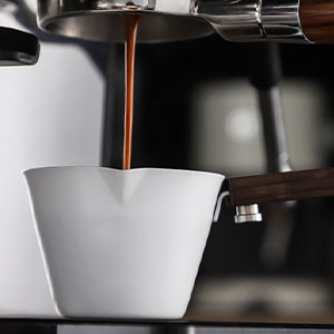 Kytpyi Measuring Cups, Espresso Shot Glass, 120mL Stainless Steel Measuring Cups with V-spout Wooden Handle Scale Mark for Coffee Drinks, Small Minimalist Espresso Measuring Cup for Home Cafe (Black) 16 measuring glass