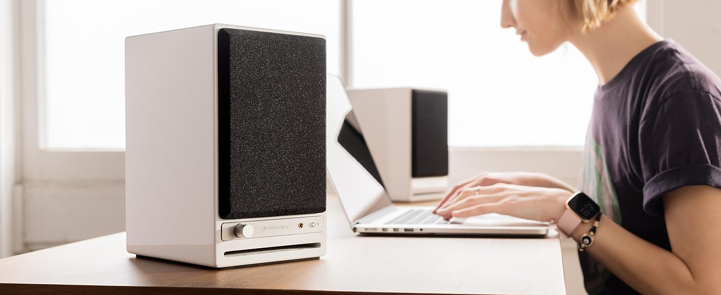 bookshelf speakers bluetooth wireless turntable record player
