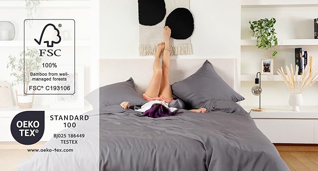 femme couchée sur un lit avec un drap frais certifié oeko text standard 100