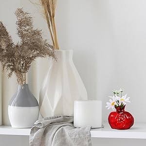 glanzed bud vase