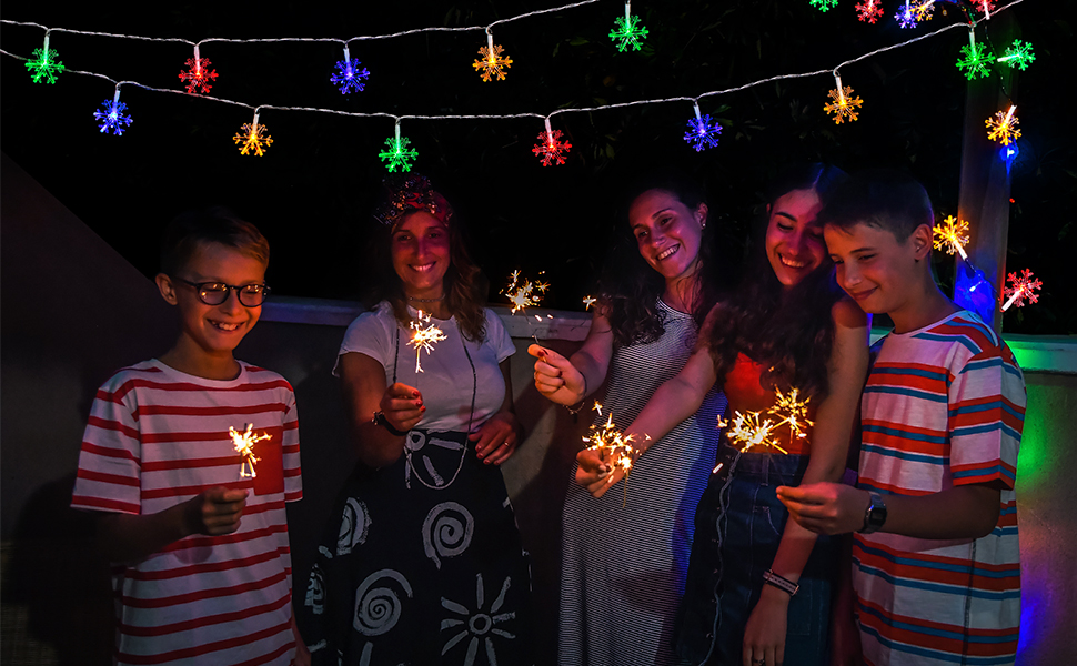solar snowflake lights