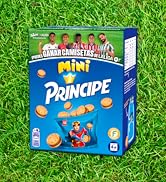 El texto dice «PRINCIPE» y «MINI» en cajas azules para galletas dispuestas sobre fondo de hierba. Se muestran varios paquetes de galletas de la marca Principe.