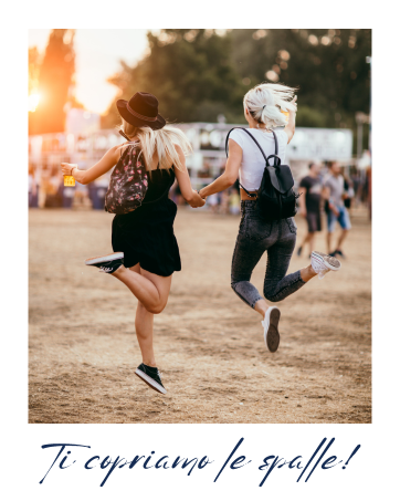 Due donne che saltano fuori