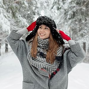 EvridWear Half Finger Gloves Have a Snowball Fight