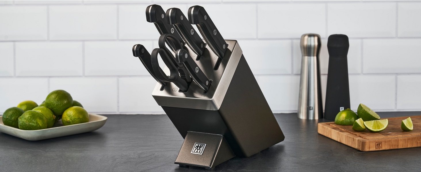 ZWILLING Nakiri Gourmet Couteau, 17 cm, Acier Inoxydable Special, Manche Ergonomique, Noir, Fabriqué en Allemagne  
ZWIL 1eaf27aa Ed36 4107 A926 Fd416f62e222. CR0,0,1464,600 PT0 SX1464 V1