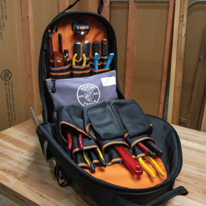 sacoページ Zip Pocket Detail Blazer in Black – SVRN