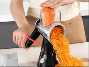 How to use the Brieftons 4-blade rotary grater - Step 4