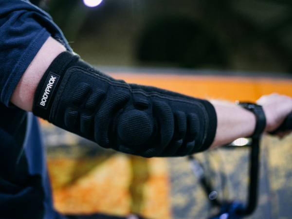 矯正用品・補助ベルト Gasp HD elbow sleeve black yellow 12 Heavy Duty Elbow Sleeve - GASP