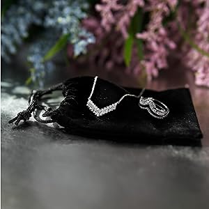 COMPLIMENTARY GIFT PACKAGING