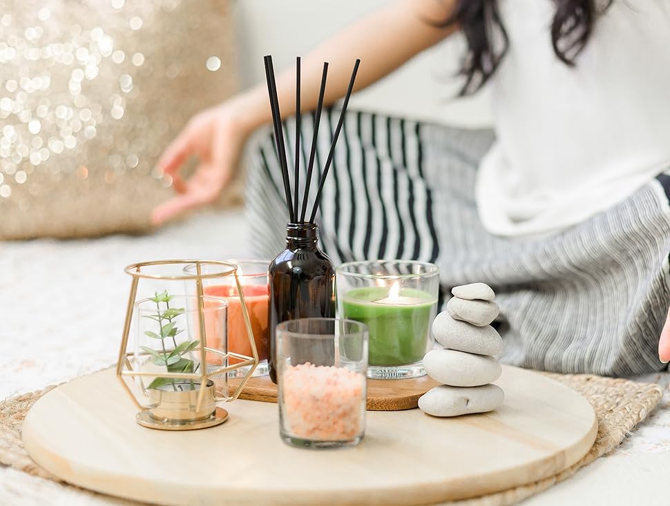 Meditation mit Schilfrohr-Diffusorstäbchen