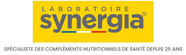 Le texte se lit comme suit : « LABORATOIRE SYNERgia SPÉCIALISTE DES COMPLÉMENTS ALIMENTAIRES DE SANTÉ DEPUIS 25 ANS ». Logo et image de marque d'un laboratoire de suppléments nutritionnels.