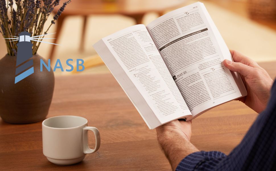 NASB Elegant Bible, Maclaren Bible, New american standard Bible one year daily bible john macarthur