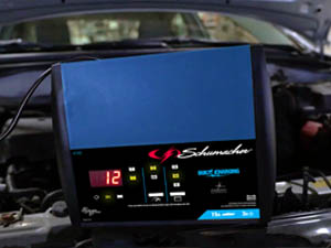 Schumacher SC1359 Fully Automatic Battery Charger, Maintainer