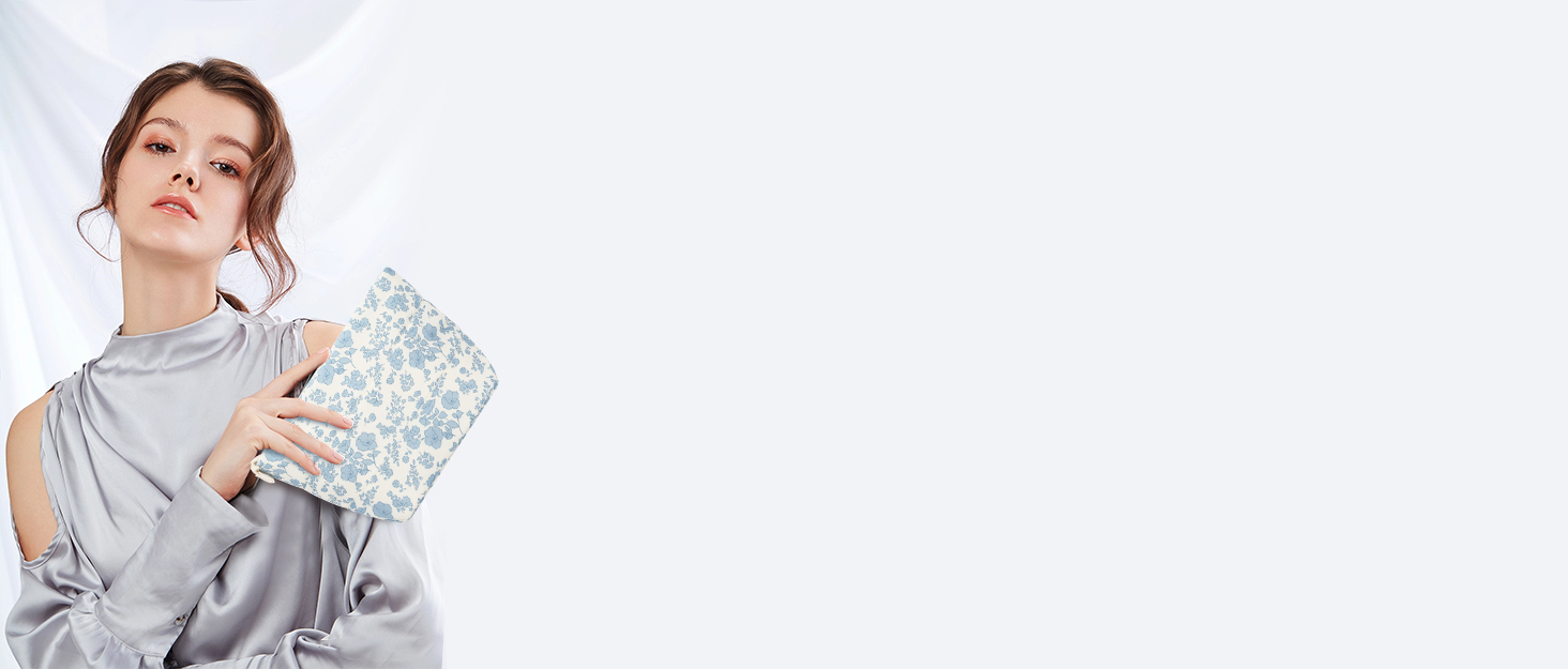 small makeup bag for travel