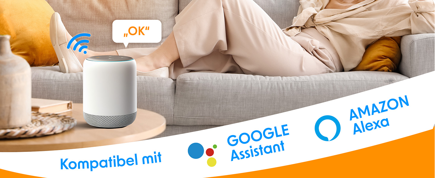 Intelligentes Lautsprechergerät auf dem Couchtisch, das mit Google Assistant und Amazon Alexa kompatibel ist, mit Symbolen für drahtlose Konnektivität.