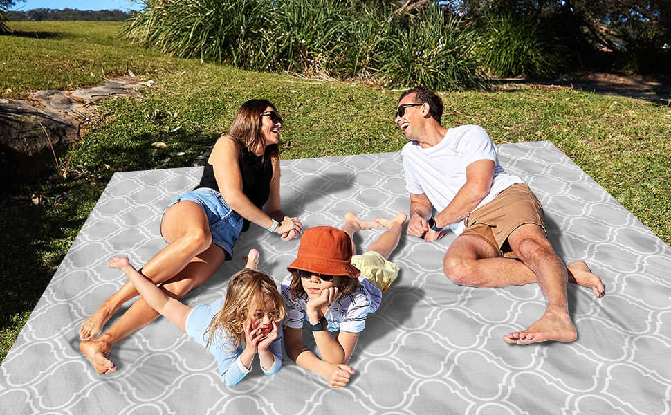 Waterproof Sandproof Beach Blanket, 110" X 118" Extra Large Beach Mat for 8 Adults