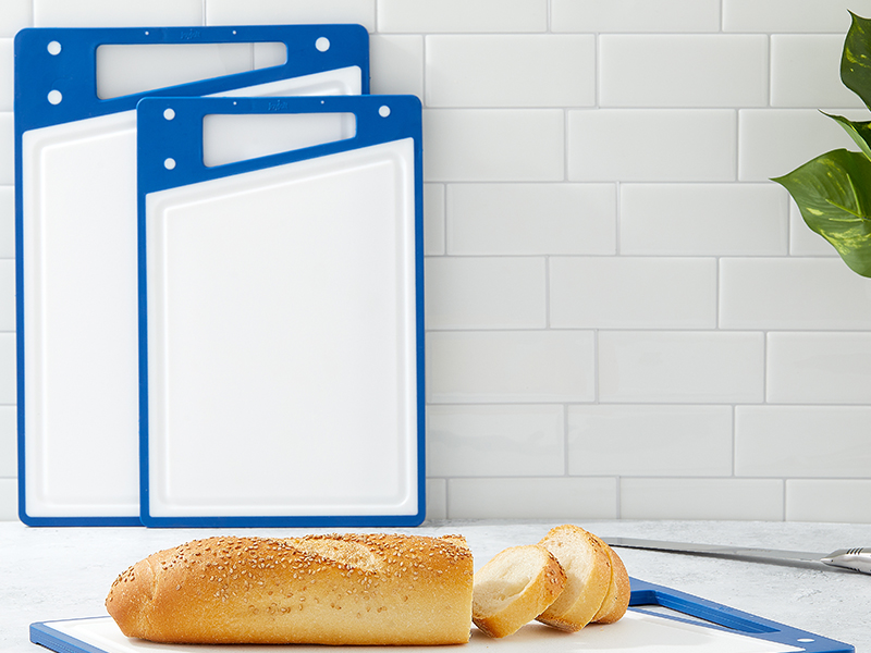 JoyJolt Plastic Cutting Board Set. White and Blue Cutting