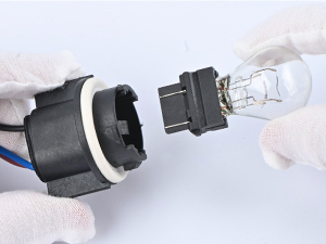 Tail Light Assembly Compatible with 2000 2001 2002 2003 2004 2005 2006 Toyota Tundra Tailights