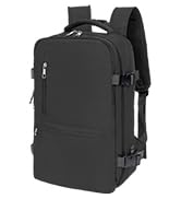 Mochila rectangular negra con múltiples compartimentos y cremalleras. Diseñada para viajar o para uso diario