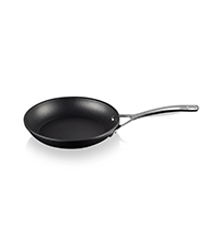 Le Creuset Poêle Anti-Adhérente en Aluminium Forgé, Cuisine Professionnelle, Pour Cuisine Élément Électrique, Chauffage 289a4c3c 6718 404b Ac1e C8daaf5cc240. CR0,0,200,225 PT0 SX200 V1
