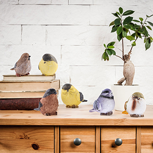 bird statues for book desk