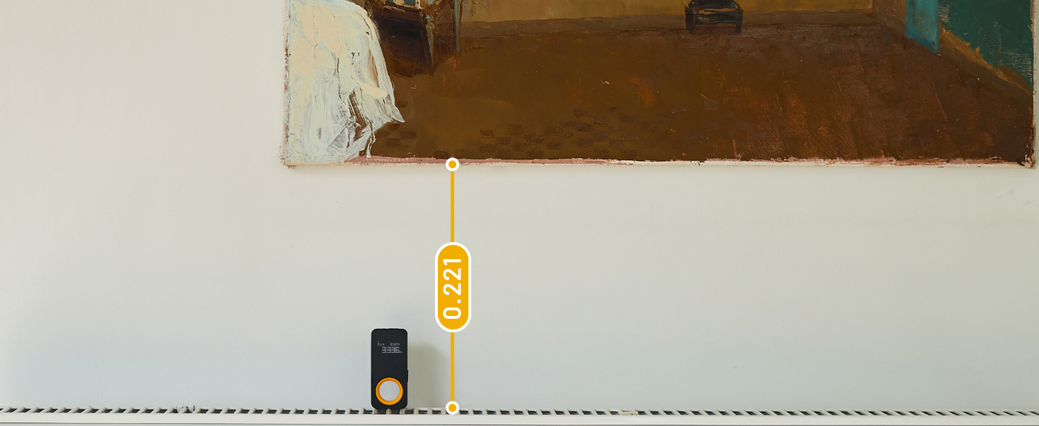 un cuadro con un rotulador amarillo apuntando hacia la izquierda y un cuadro con un cuadro en la pared.