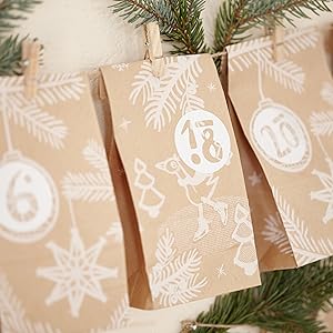 il set artigianale del calendario dell'avvento LIVAIA contiene bellissimi sacchetti di carta