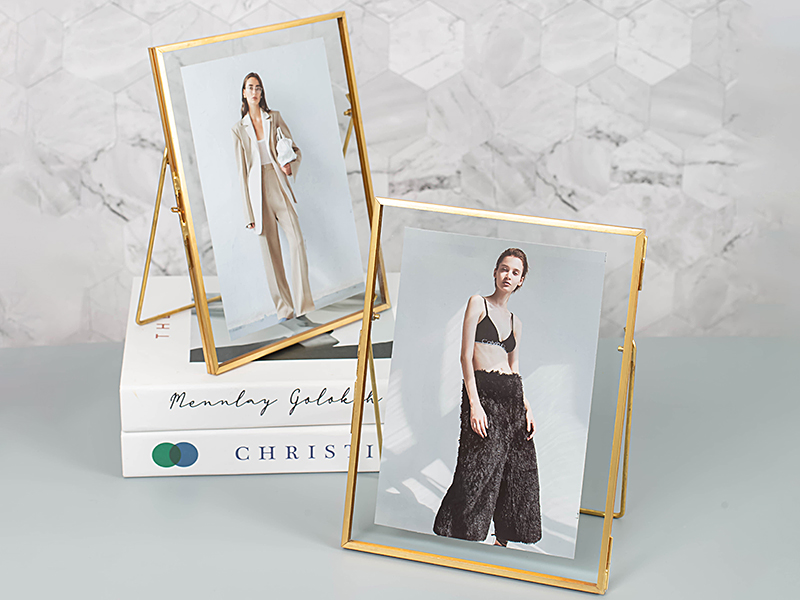 Jajamy Gold Picture Floating Frame, Set of 2 Pressed Glass Floating Frames, 6"x 8