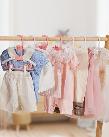baby hangers with clips