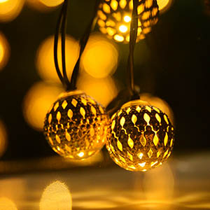 string lights indoor