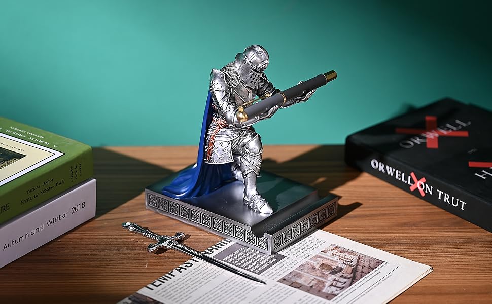 MACLARONX ニーリングナイトペンホルダー Amazon.com: MACLARONX Kneeling Knight Pen Holder with Sword
