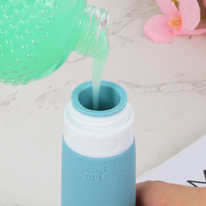 travel shampoo bottles