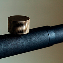 その他 DRAW A LINE Tray Black Tension Rod Hook Tray Black 縦取付 D-T-BK｜平安伸銅工業オンラインショップ