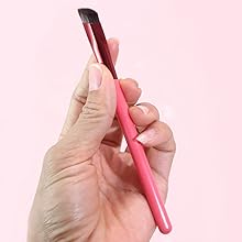 Angled eyebrow brush