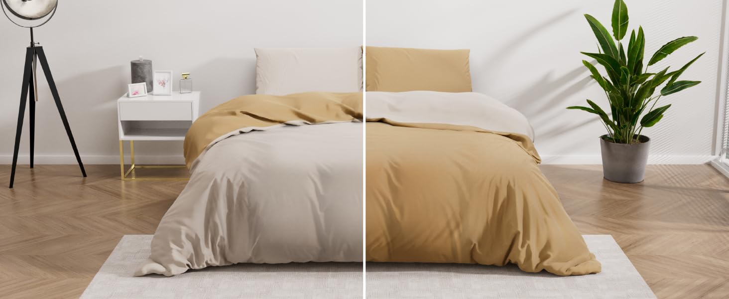 Geteilte Ansicht eines Bettes mit Bettbezügen in zwei Farben: hellbeige und hellbraun. Minimalistisches, modernes Schlafzimmer mit Holzboden und Topfpflanze.