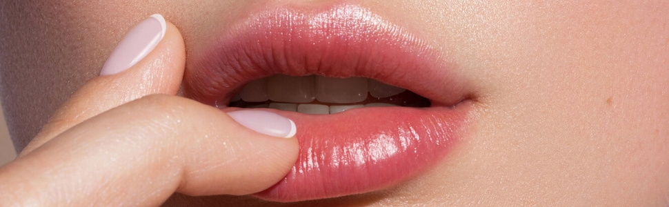 lip gloss lip oil  lip plumper lip stain lip tint lipgloss clear lip gloss tinted lip balm lip gloss