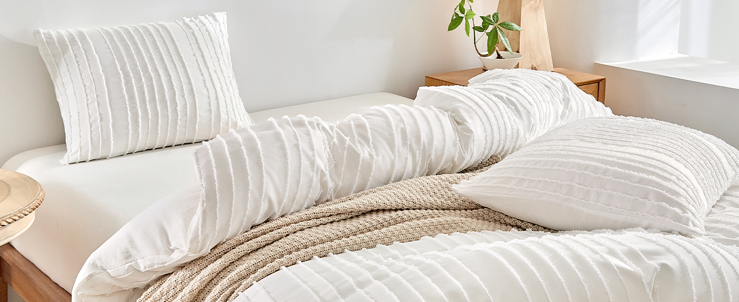 Tufted Bedding Set