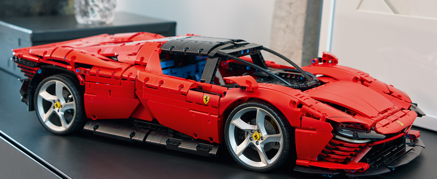 42143_Premium A+ LEGO Technic Ferrari Daytona SP3 promo