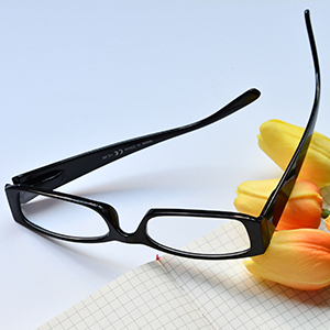 Aspheric scratch resistent coated lenses