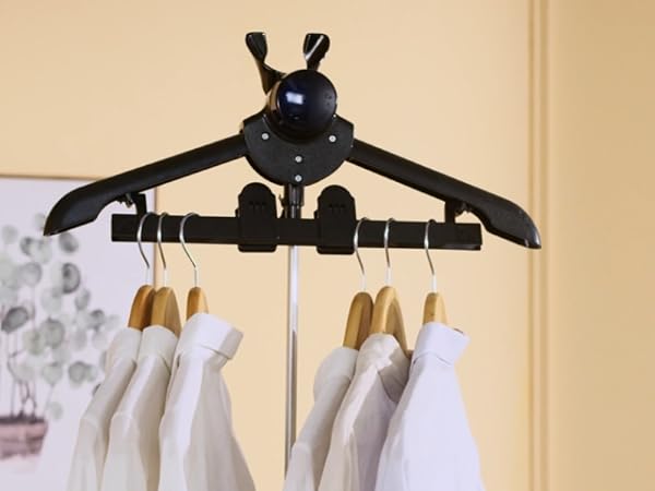 360-degree swivel hanger for easy steaming from any angle.
