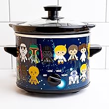 Uncanny Brands Star Wars 2-Quart Slow Cooker- Kitchen Appliance