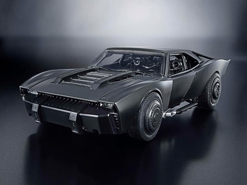 Bandai Batmobile 1/35 scale The Batman ver. model kit Bangun Batmobile Impian Anda!