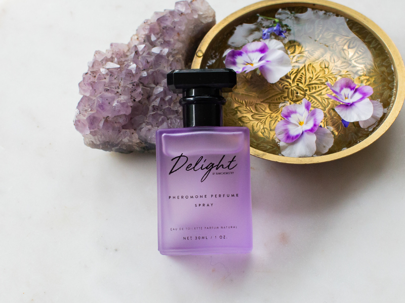 Delight pheromone perfume for women