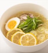 桃山6食入り×4箱（肉入りレトルトつゆ＆そば・稲庭うどん・ラーメン） Amazon.co.jp: 桃山 冷たい肉そば 6食入 鶏肉入り レトルト