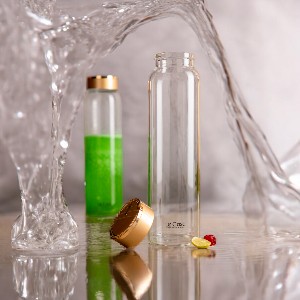 LeCasa - Borosilicate Glass Bottle With Golden Colour Screw Lid - 3079 | Capacity - 500ML